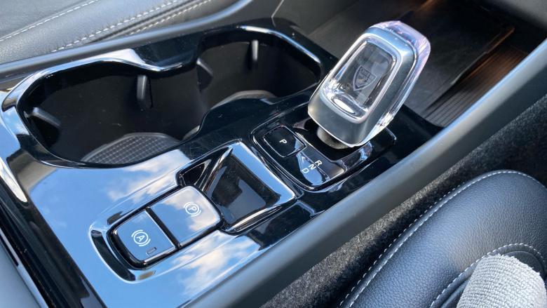 Volvo XC40 2.0 B3P Ultra Dark 5dr Auto Petrol Estate